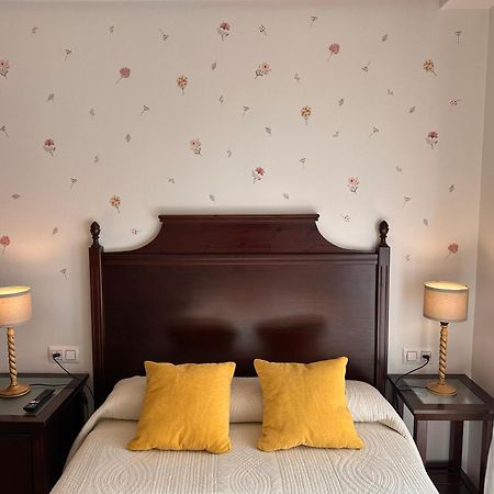 Hotel Y Apartamentos La Lonja Кангас-де-Онис Экстерьер фото