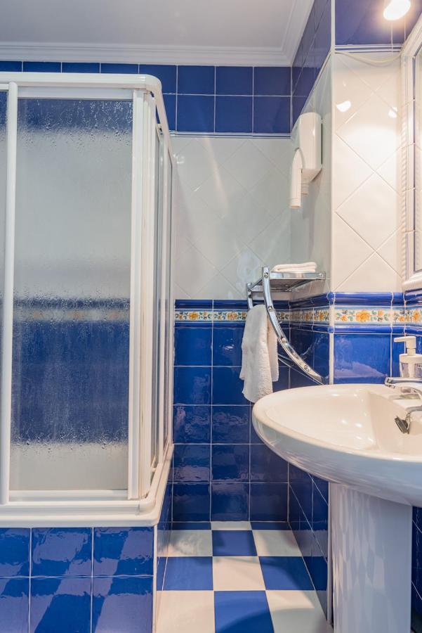 Hotel Y Apartamentos La Lonja Кангас-де-Онис Экстерьер фото