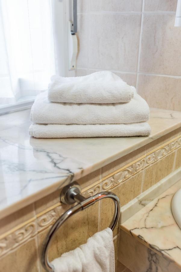 Hotel Y Apartamentos La Lonja Кангас-де-Онис Экстерьер фото