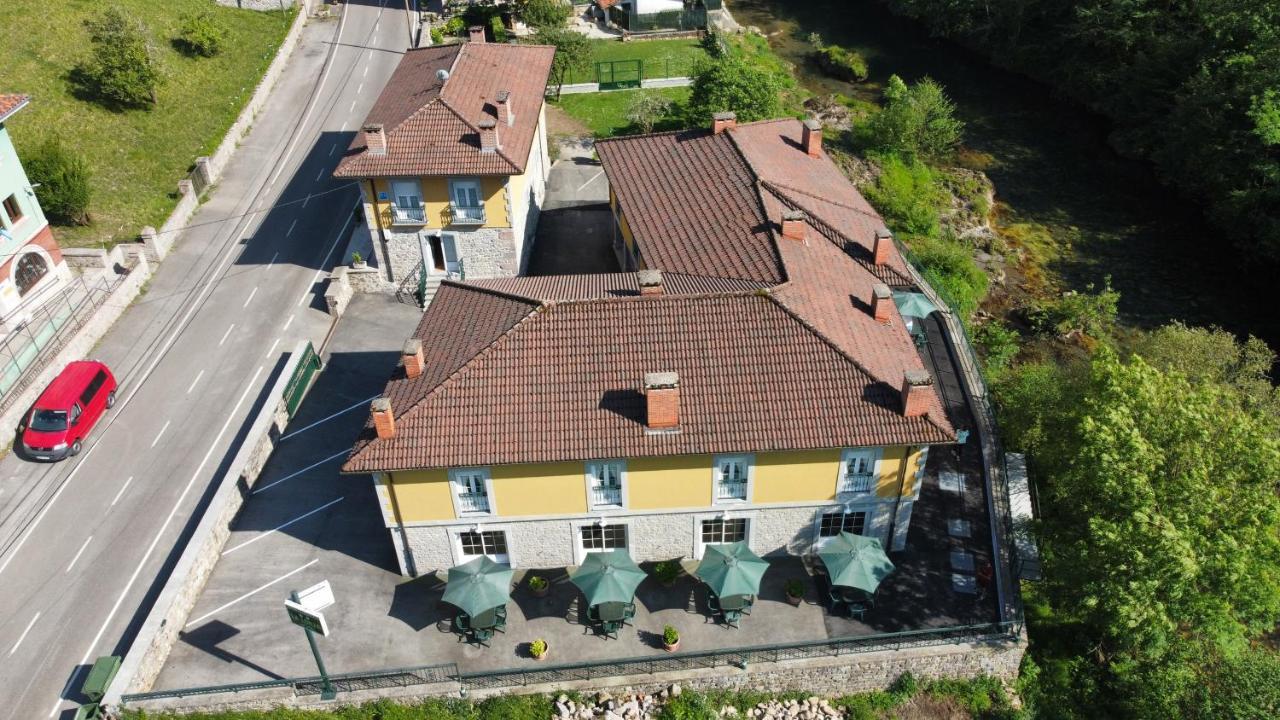 Hotel Y Apartamentos La Lonja Кангас-де-Онис Экстерьер фото