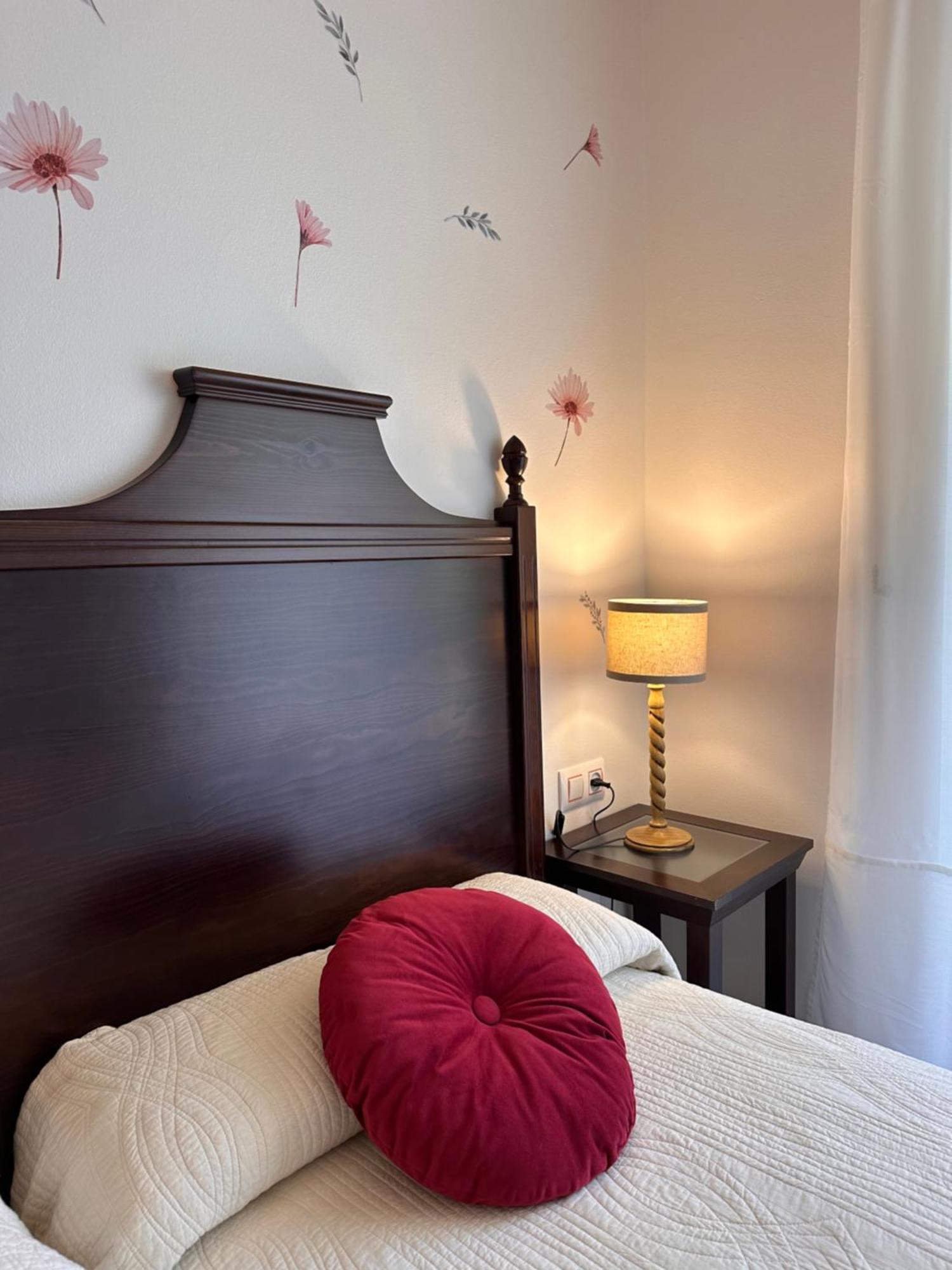 Hotel Y Apartamentos La Lonja Кангас-де-Онис Экстерьер фото